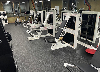 Trainingsgerät im Studio